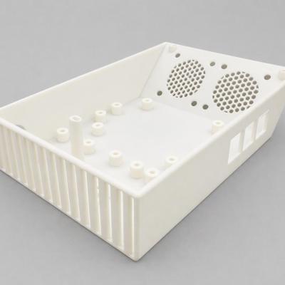 Ohišje z optimiziranim sistemom odvajanja toplote